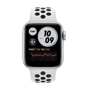 Apple Watch Nike Series 6（GPSモデル）- 40mmシルバーアルミニウム
