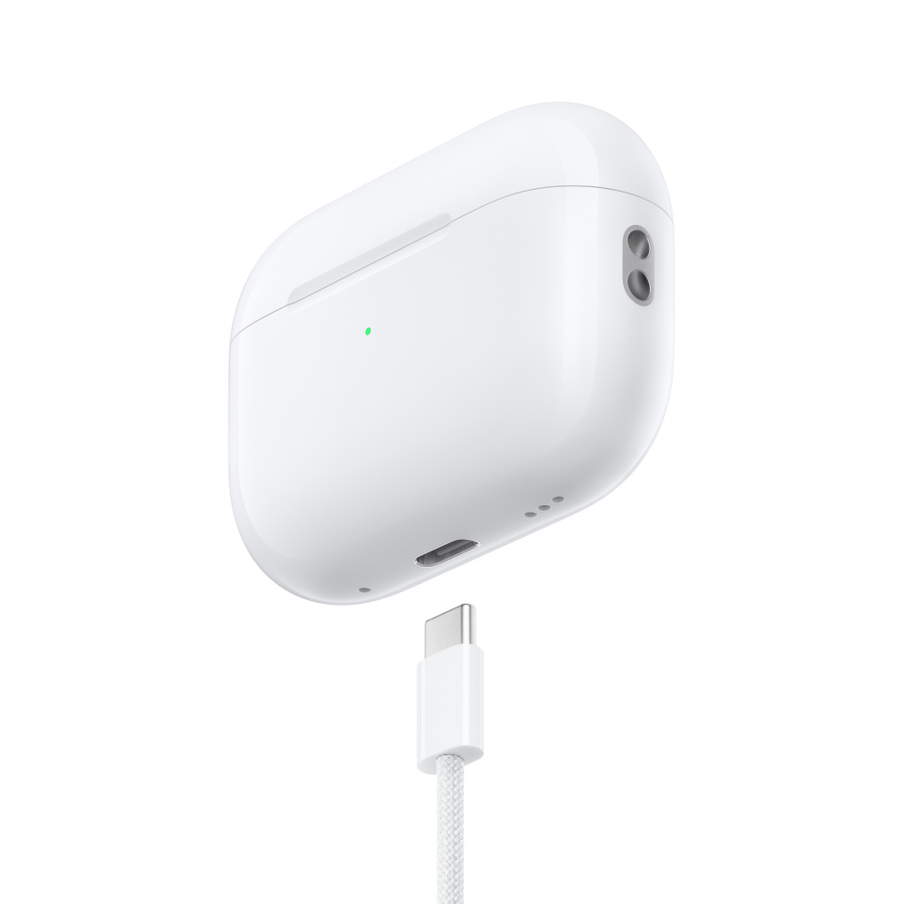 Apple AirPodsPro第2世代充電ケースと左耳　lightning充電テレビ・オーディオ・カメラ